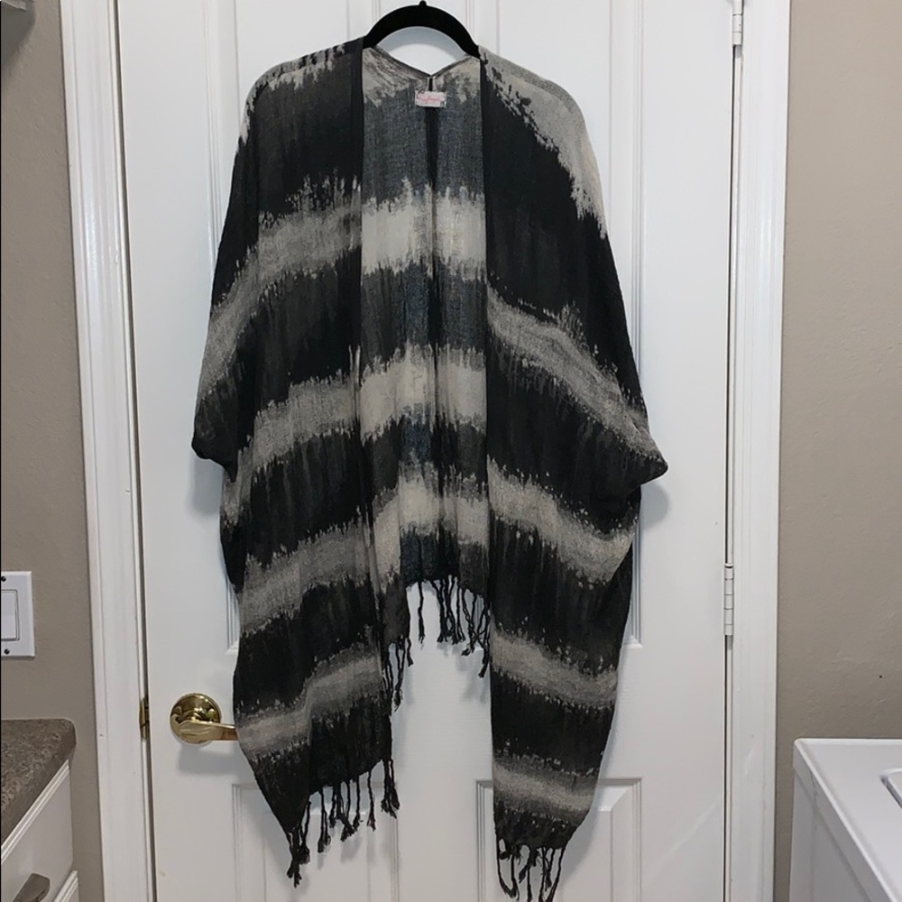 Free People kimono. Charcoal gray and off white.